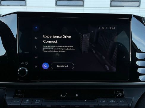 Used 2025 Toyota Camry LE image 28