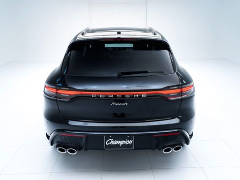 Certified 2026 Porsche Macan AWD/4WD image 10