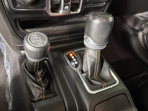 Used 2021 Jeep Gladiator Overland image 20