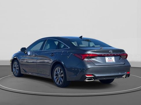 Used 2020 Toyota Avalon XLE image 7