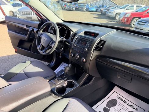 Used 2013 Kia Sorento LX w/ Convenience Pkg image 24