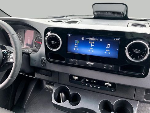 New 2026 Mercedes-Benz Sprinter 2500 image 8