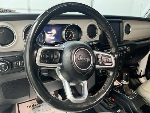 Used 2021 Jeep Gladiator Overland AWD/4WD image 14
