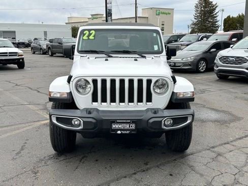 Used 2022 Jeep Wrangler Unlimited Sahara image 2