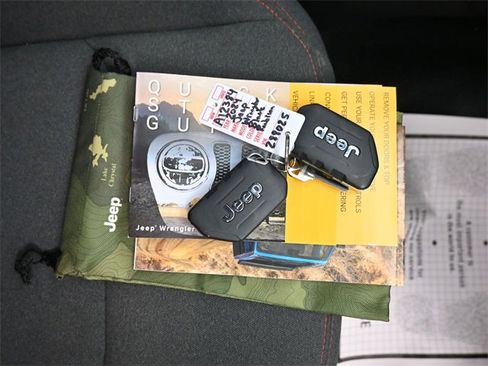 Used 2024 Jeep Wrangler Unlimited Rubicon image 9