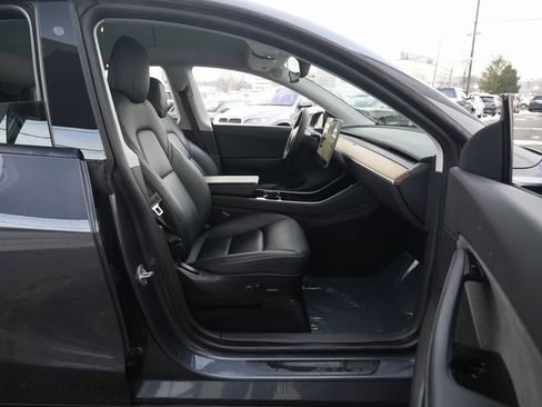 Used 2020 Tesla Model Y Long Range image 30