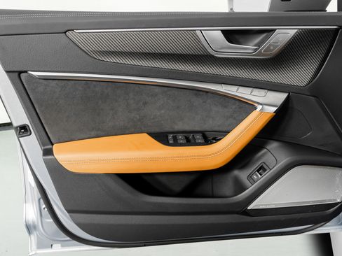 Used 2025 Audi RS 6 performance image 49