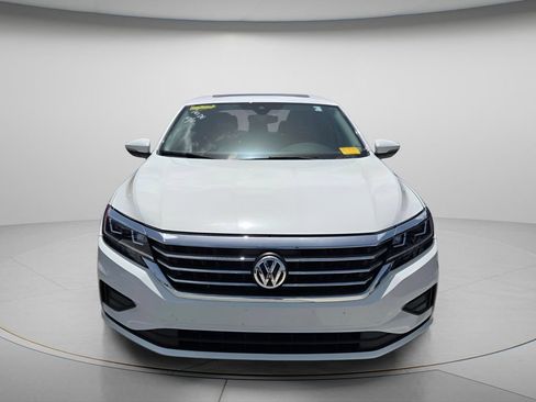 Used 2021 Volkswagen Passat 2.0T SE FWD image 3