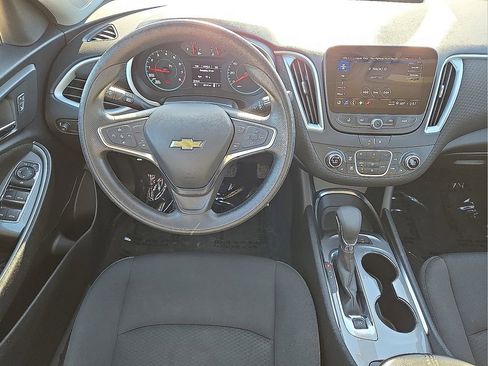 Used 2024 Chevrolet Malibu LT image 18