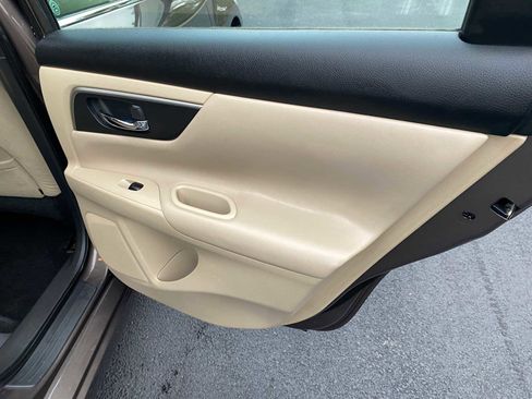 Used 2015 Nissan Altima 2.5 SV image 31