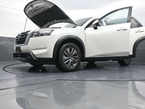 Used 2024 Nissan Pathfinder SV AWD/4WD image 41