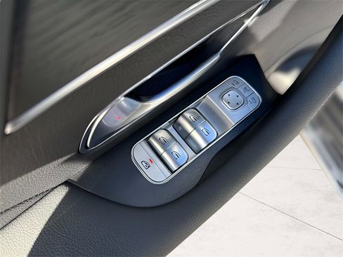 New 2026 Mercedes-Benz GLS 450 4MATIC image 12