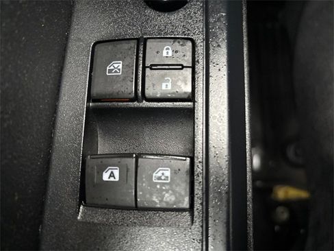 Used 2022 Toyota Tacoma SR image 16