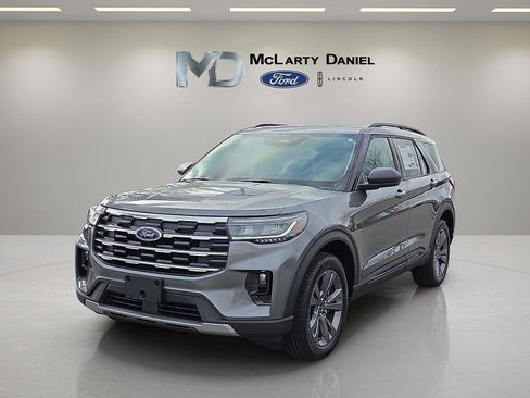 New 2026 Ford Explorer Active w/ Active Comfort Package AWD/4WD image 2
