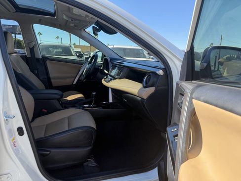 Used 2018 Toyota RAV4 Limited image 35