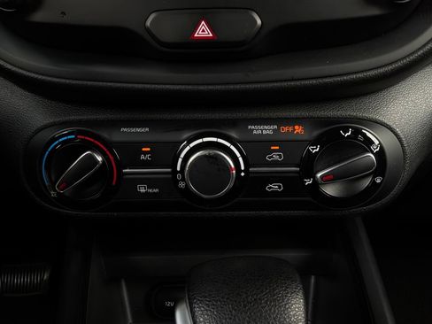 Used 2024 Kia Soul LX w/ Option Group 015 FWD image 25