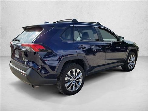 Used 2022 Toyota RAV4 XLE Premium FWD image 5