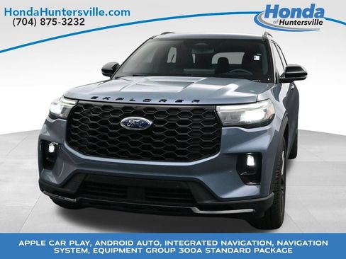 Used 2025 Ford Explorer ST-Line w/ Premium Package RWD image 2