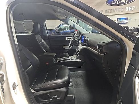Used 2022 Ford Explorer XLT w/ Equipment Group 202A image 35