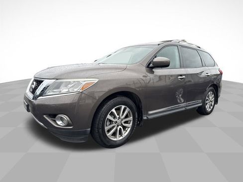 Used 2016 Nissan Pathfinder SL image 1