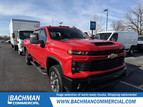 Used 2024 Chevrolet Silverado 2500 Custom w/ Custom Value Package image 1