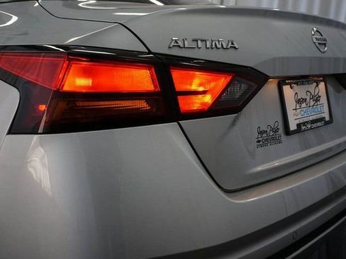 Used 2021 Nissan Altima 2.5 SV image 4