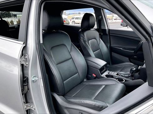 Used 2021 Hyundai Tucson Limited image 7