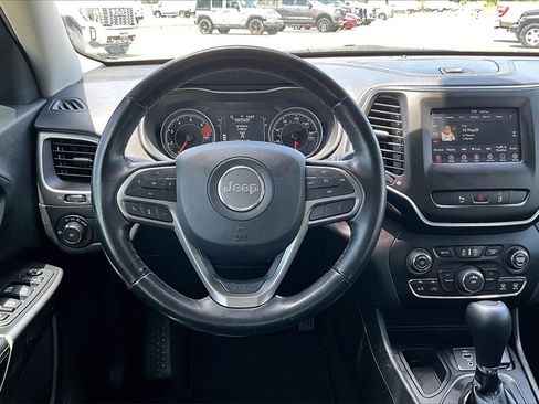 Used 2021 Jeep Cherokee Latitude Plus image 8