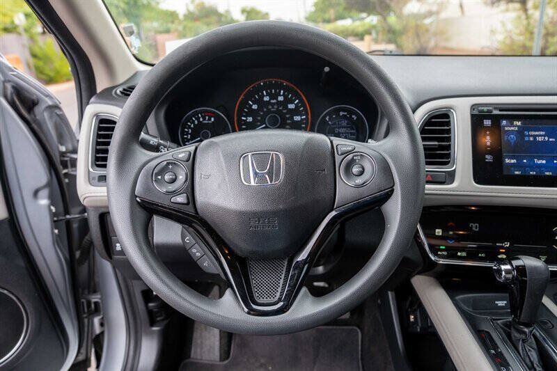 Used 2017 Honda HR-V EX image 11