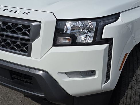 Used 2024 Nissan Frontier SV w/ SV Convenience Package image 30