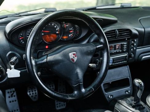 Used 2002 Porsche 911 Carrera 4 image 6