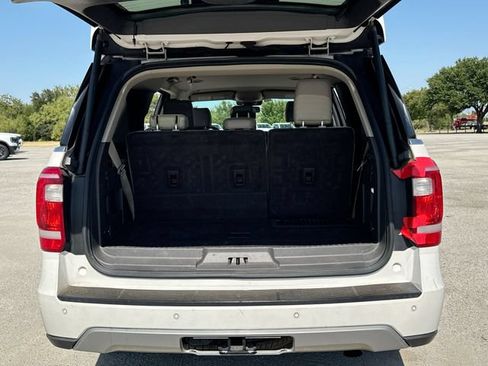Used 2018 Ford Expedition XLT w/ Equipment Group 202A RWD image 24