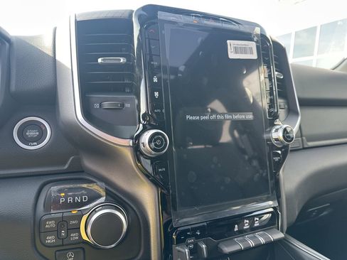 New 2026 RAM 1500 4x4 Crew Cab image 19