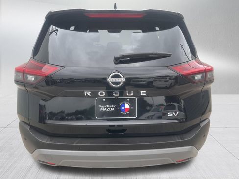 Used 2023 Nissan Rogue SV FWD image 7