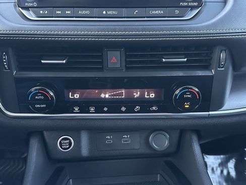 Certified 2023 Nissan Rogue SV image 30