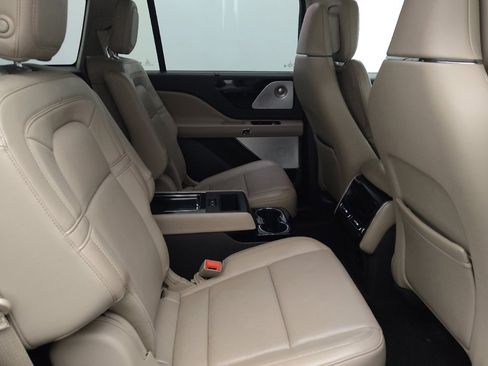 Used 2020 Lincoln Aviator Reserve w/ Equipment Group 202A AWD/4WD image 19