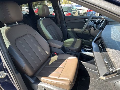 Used 2026 Audi Q4 e-tron Premium w/ Convenience Package image 31