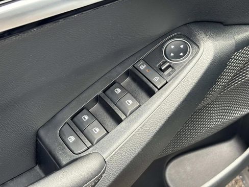 Used 2025 Kia Seltos S FWD image 20