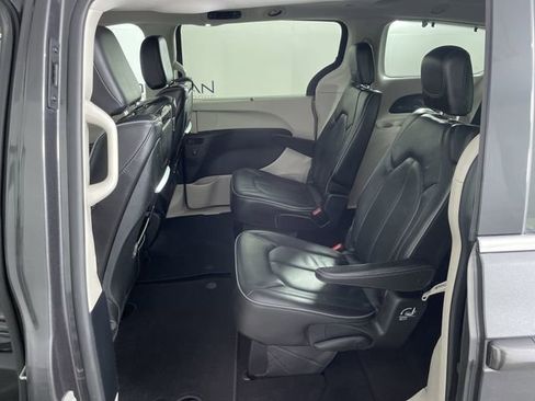 Used 2020 Chrysler Pacifica Limited w/ Advanced Safetytec Group image 22