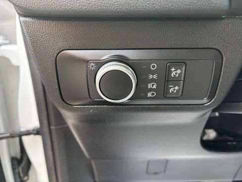 Used 2020 Ford Escape SE image 9