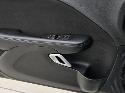 Used 2022 Dodge Challenger GT RWD image 11
