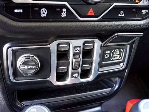Used 2024 Jeep Wrangler Unlimited Sport AWD/4WD image 30