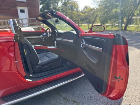 Used 2003 Chevrolet SSR w/ Preferred Equipment Group image 24