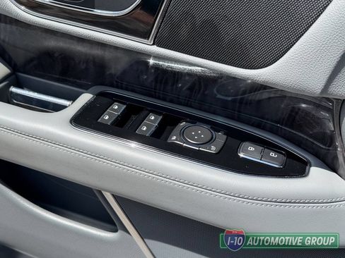 Used 2019 Lincoln Navigator Select RWD image 15