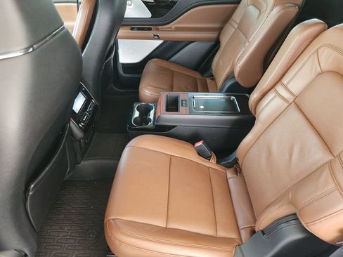Used 2020 Lincoln Aviator Grand Touring w/ Equipment Group 302A AWD/4WD image 30