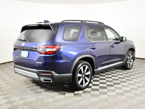 Used 2025 Honda Pilot Touring image 6