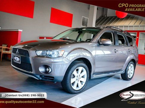 Used 2010 Mitsubishi Outlander SE AWD/4WD image 1