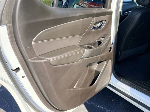 Used 2019 Chevrolet Traverse Premier image 17