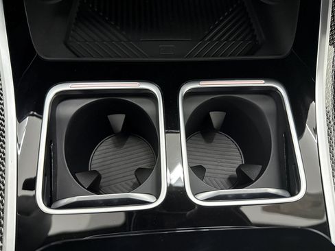 New 2025 BMW 760i xDrive w/ Premium Package image 27