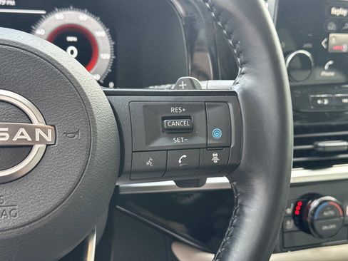 Used 2022 Nissan Pathfinder Platinum w/ Cargo Package image 30